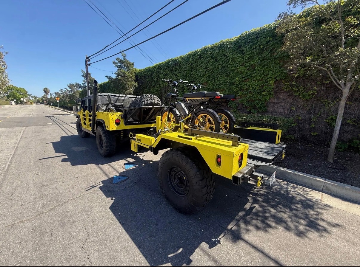 Humbee with e-bike trailer, ready for delivery